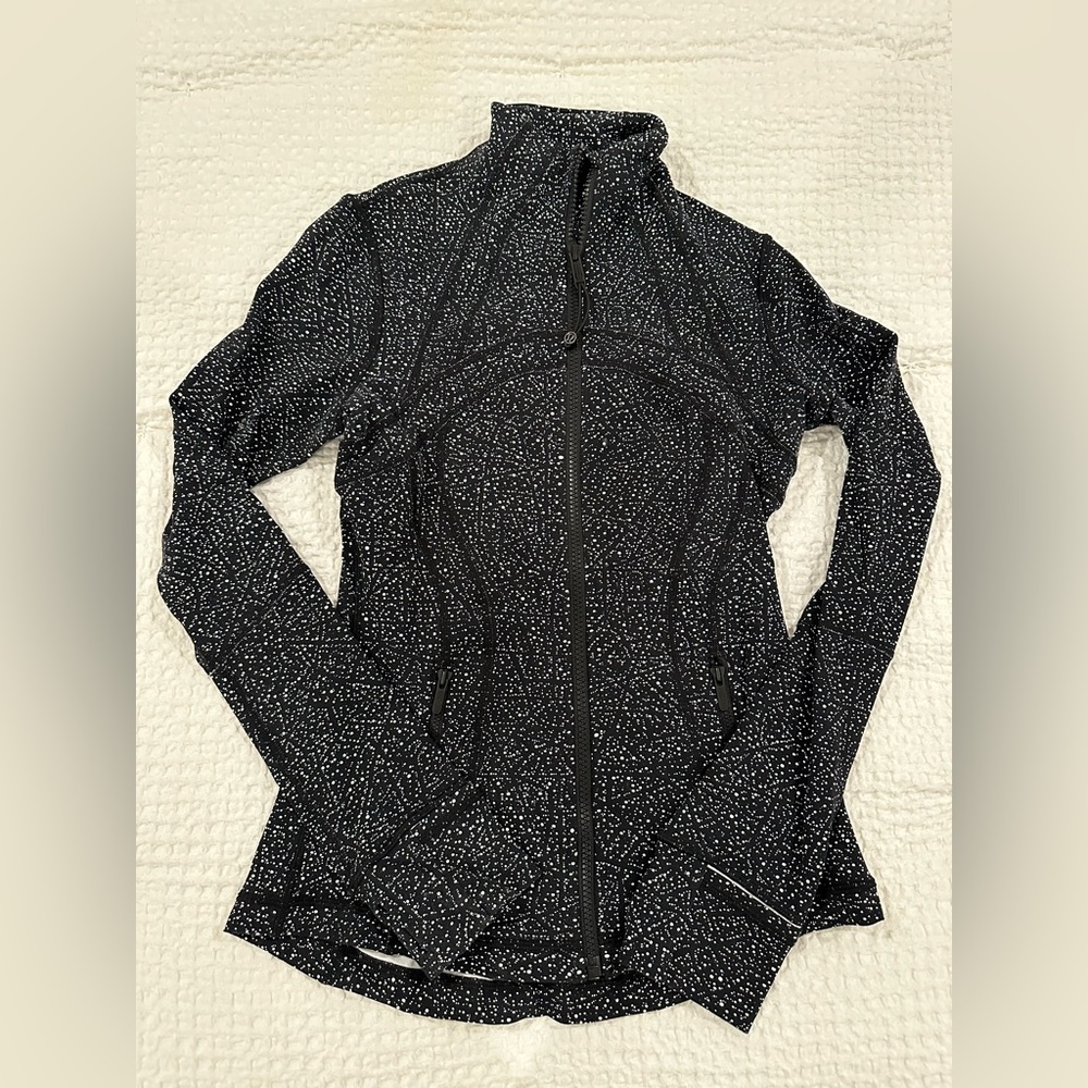 Lululemon jacket size 4